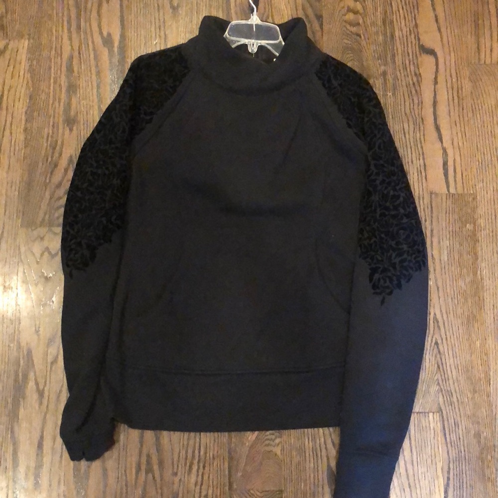 Lululemon size 8 pullover sweatshirt floral frock
